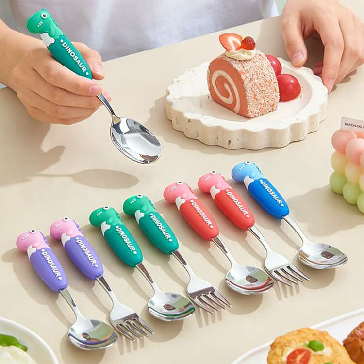 スプーン 子供用 男の子 恐竜 フォーク お弁当 カトラリー キッズカトラリー 握りやすい キッズ 学生 学校 通学 お食事 小学生 2点セット 持ち運び 保育園 かわいい 女の子 食洗機対応 子供用 食器 入学 プレゼント グリーン — vista 3