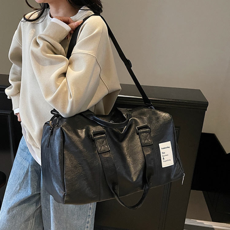 大容量 レディース レザー メンズ スポーツ レトロ 冬 高校生 革 秋 多機能 斜めが...