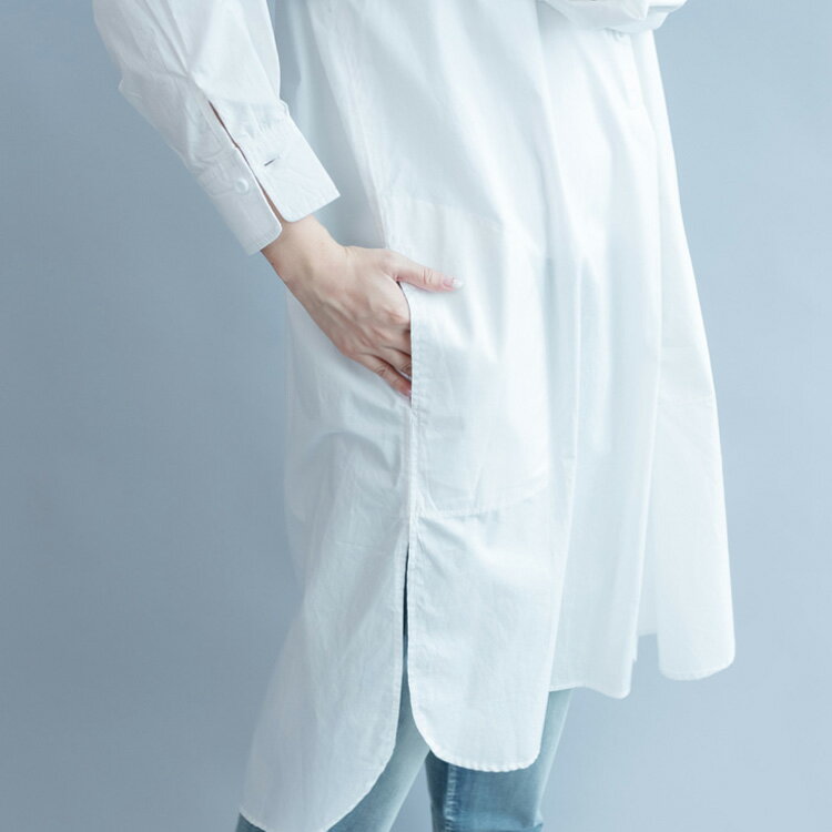 ルーズシルエットがこなれ感抜群！サイドスリット入り ロングシャツ シャツ ロング丈 シャツワンピース ガウン 大きサイズ Vネック 白シャツ レイヤード ゆったり 体型カバー 春 夏 秋送料無料