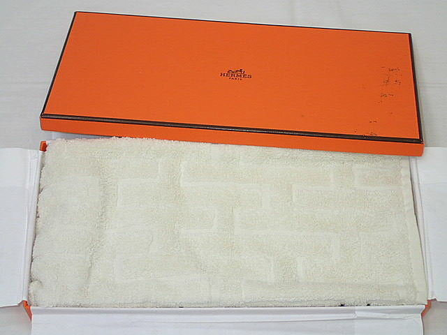 ★【送料無料】【ポイント10倍】HERMES　エルメス　ゲストタオル　「ステアーズ 」　H103190M01　【中古】 あす楽対応 レディース、メンズのサムネイル