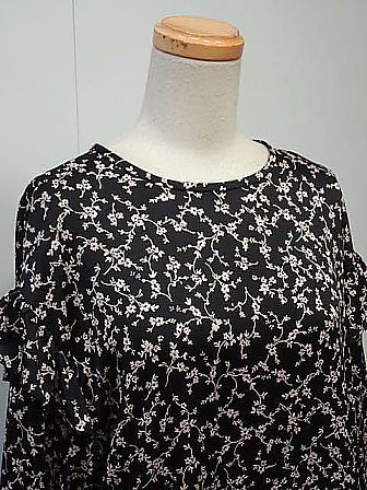 ★【送料無料】【ポイント10倍】【夏物50％】当店通常5280が、Spick＆Span　スピック アンド スパン　フラワープリントフリルドレス　ワンピース　【中古】レディース