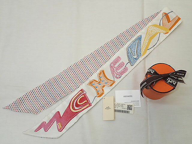 乐天商城 - ★【送料無料】HERMES　エルメス　ツイリー/トゥイリー　「CHEVALOSSOPE NEON　シェヴァロスコープネオン」 85954S　【中古】レディース