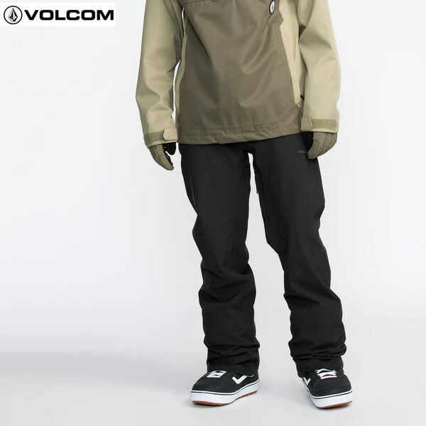 VOLCOM パンツ FREAKIN SNOW CHINO PANT g1352615 フリーキンチノ 定価 :　￥37,000（税抜き） ゆったりとしたバギーフィットとリラックスしたライズで FREAKIN SNOW CHINO PANTは、雪山での快適なライディングをサポートするテクニカルシェルパンツ。V-Science 2レイヤー構造と15,000mmの耐水圧、15,000gmの透湿性を備え、悪天候下でも高いパフォーマンスを発揮。Repreveリサイクルポリエステルを使用したV-Scienceストレッチオックスフォード生地とPFASフリーDWR加工により、環境に配慮しながらも動きやすさと優れた耐水性を両立する。リラックスフィットとミディアムライズ設計でストレスフリーな着用感を実現。主要な縫い目にはテープ加工が施され、雪や水の侵入を防ぐ。換気を促すメッシュライナー付きベンチレーションやジャケットと連結可能なZip Techなど、機能性も充実。 耐水圧15,000mm / 透湿性15,000gm V-Science 2レイヤー構造 V-Science Stretch Oxford (Repreveリサイクルポリエステル使用) + PFAS Free DWR V-Science Breathable Lining System 主要な縫い目にテープ加工 (Critical Taped Seams) リラックスフィット / ミディアムライズ Zip Tech Pant to Jacket Interface メッシュライナー付きジッパーベンチレーション (Mesh Lined Zippered Vents) トリプル補強された股部分 (Triple Reinforced Rise) 調整可能なインナーウエストバンド 起毛トリコットライナー付きハンドウォーマーポケット (Brushed Tricot Lined Handwarmer Pockets) ブーツゲイター + レースフック (Boot Gaiter w/ Lace Hook) スペシャリティチケットリング (Specialty Ticket Ring) バックポケット (Back Pockets) ウエスト/股下（cm） S: 86/82 M: 92/84 L: 98/88 XL: 102/88.5 ※大体の目安です。（26MN） ◆予めご了承下さいませ◆ 在庫システムのデータ反映タイムラグ等により、まれにご注文商品が欠品している場合がございます。 お使いのパソコンやモニターの環境により、色に違いが 出ることがあります。 メーカー希望小売価格はメーカーカタログに基づいて掲載しています