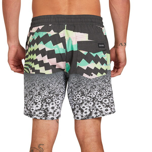 【ゆうパケット】VOLCOM トランクス HORIZON TRUNKS 17in a2522002: 正規品/メンズ/ボルコム/サーフパンツ/海水パンツ/海パン/ボードショーツ/surf