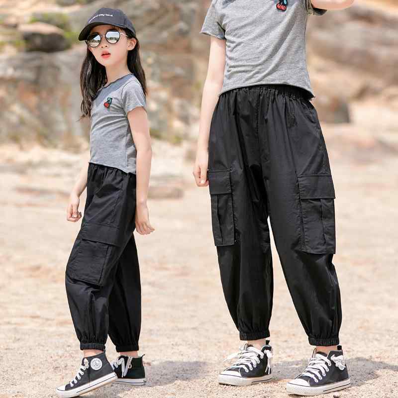 ・カテゴリ: キッズパンツ・スタイル: ワーク・性別: レディース・対象年齢: 中大童 (8歳以上)・対象身長: 110cm、120cm、130cm、140cm、150cm、160cm、165cm・主な素材: 綿100%・丈: ロング・柄: 無地・デザイン要素: スポーツ・ウエスト: ミドルウエスト・ウエストバンド: ゴム・カラー展開: ブラック