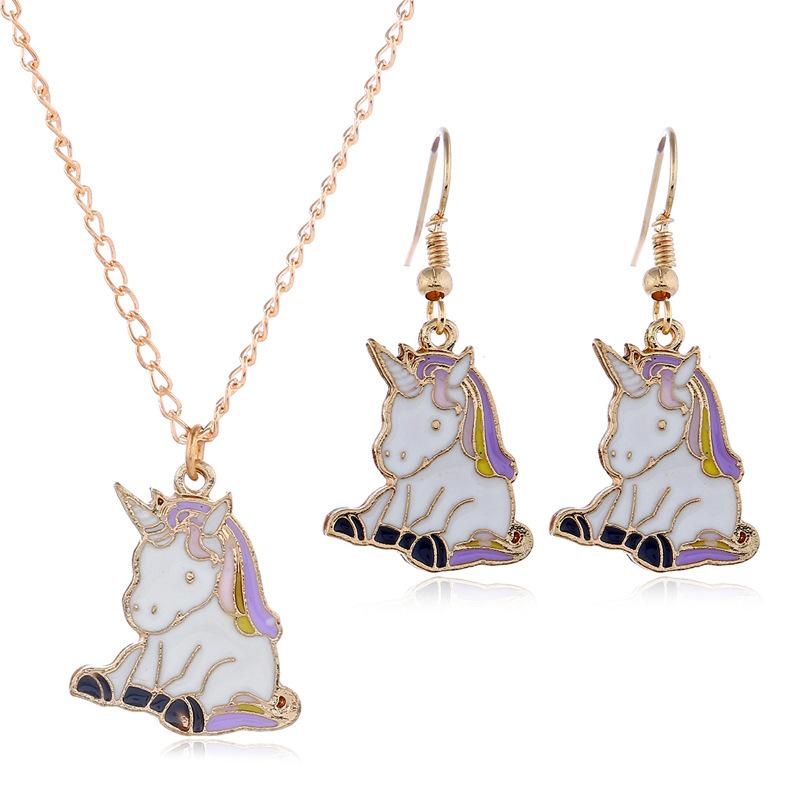 ネックレス レディース ユニコーン ペガサス モチーフ カラフル エポキシ樹脂加工 ペンダント かわいい アニマル 動物 キャラクター チャーム ゴールドチェーン アクセサリー