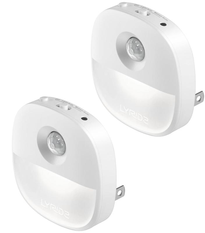 LYRIDZ 足元灯 コンセント式 LEDセンサーライト 室内 人感・明暗センサー