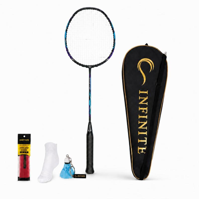INFINITE L-ONE バドミントンラケット 軽量73g 6U 高弾性カーボン AEROフレーム G5 24-30lbs 中級者向け【中級者向け・試合対応モデル】INFINITE L-ONE は、スピードとコントロールの両立を求める中級プレーヤー向けに設計。クラブ練習から試合まで幅広く対応します。【高弾性カーボン × AEROフレーム】高弾性カーボン素材と空気抵抗を抑えた AERO フレーム構造により、スイングスピードを最大化。鋭く伸びのあるショットを実現します。【アイソメトリックフレーム設計】スイートスポットを広く確保し、オフセンター時でも安定した打球感。フォーム調整中のプレーヤーにも扱いやすい設計です。【一体型Tジョイント＆6.8mmシャフト】一体型Tジョイントと強化シャフト構造がパワー伝達効率を向上。反発力・操作性・安定性を高次元でバランスさせました。【軽量73g（6U）＋充実セット】重量わずか73g、グリップサイズG5、推奨テンション24～30lbs。ラケットバッグ、替えグリップ、ソックス、キーホルダー付きで届いてすぐにプレー可能。