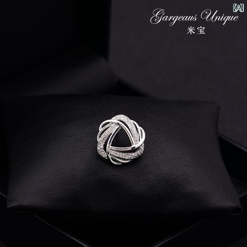 ブローチ おしゃれ ハイエンド ミニ ガーランド 露出 防止 小さい コサージュ 服 シャツ ボタンカーディガン 固定 装飾