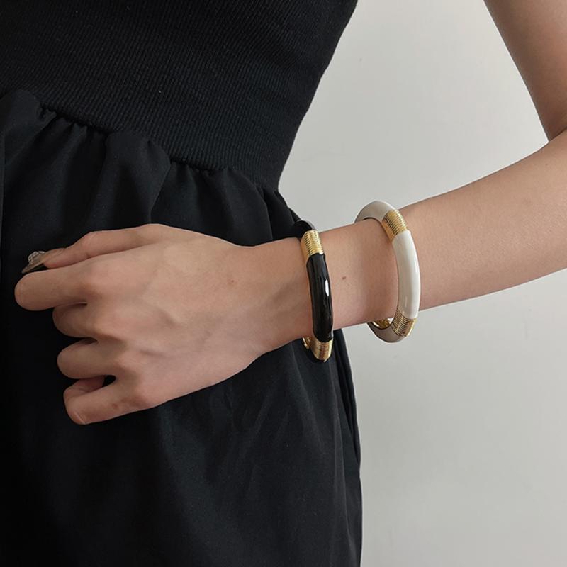 カフブレスレット バングル レディース ブレスレット エナメル レディース レトロ 豪華感 シンプル アクセサリー 秋冬 エレガント おしゃれ