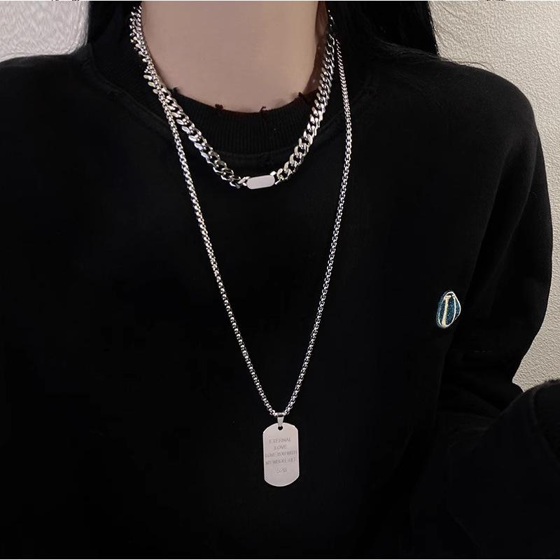 ・カテゴリ: ネックレス、ブレスレット・素材: チタン鋼・処理プロセス: 電気メッキ・デザイン: アルファベット、数字、文字・チェーンの種類: デコルテチェーン・多層デザイン: 対応・ペンダント素材: チタン鋼・カラー展開: 40cm+5cm古巴短チェーン、50cm+5cm古巴長チェーン、70cm英文長チェーン、英文+古巴40+5cm2点セット、英文+古巴50+5cm2点セット、数字7ネックレス70cm、ペアブレスレット・トレンド要素: 不規則、幾何学・スタイル: ヒップホップ、個性派・対象性別: レディース