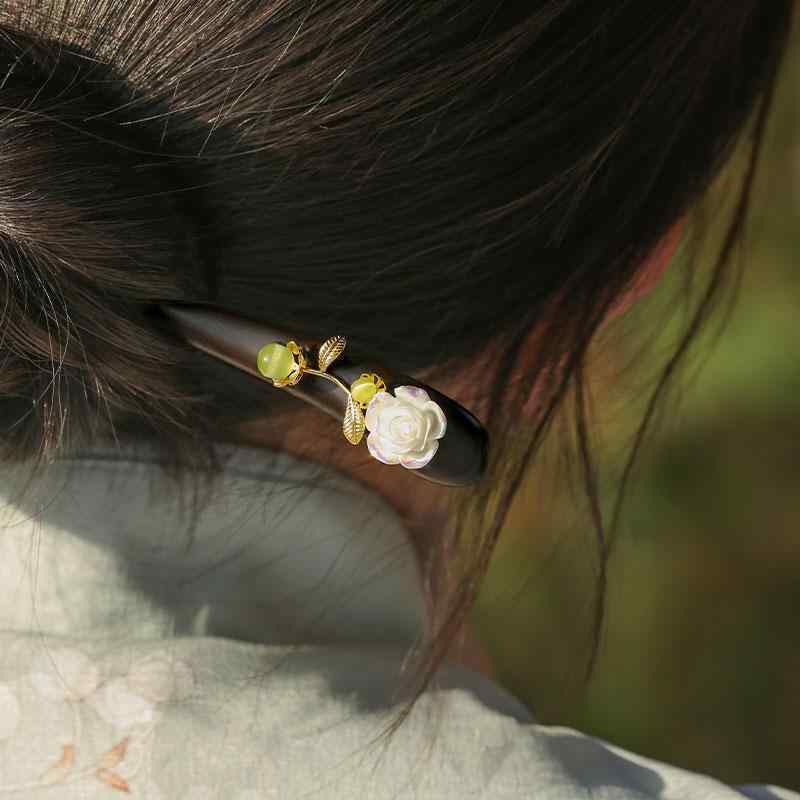 ヘアアクセサリー かんざし ヘアピン 木 花柄 黒檀 頭 髪飾り 髪留め 魅惑 ギフト レトロ おしゃれ レトロ レディース シンプル 大人式 母の日 クラシッ...