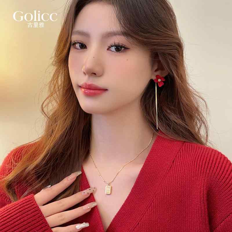 レディース 秋 冬 ピアス おしゃれ 赤い非対称 花びら イヤリング 女性 イヤリング ライト ハイエンド ..