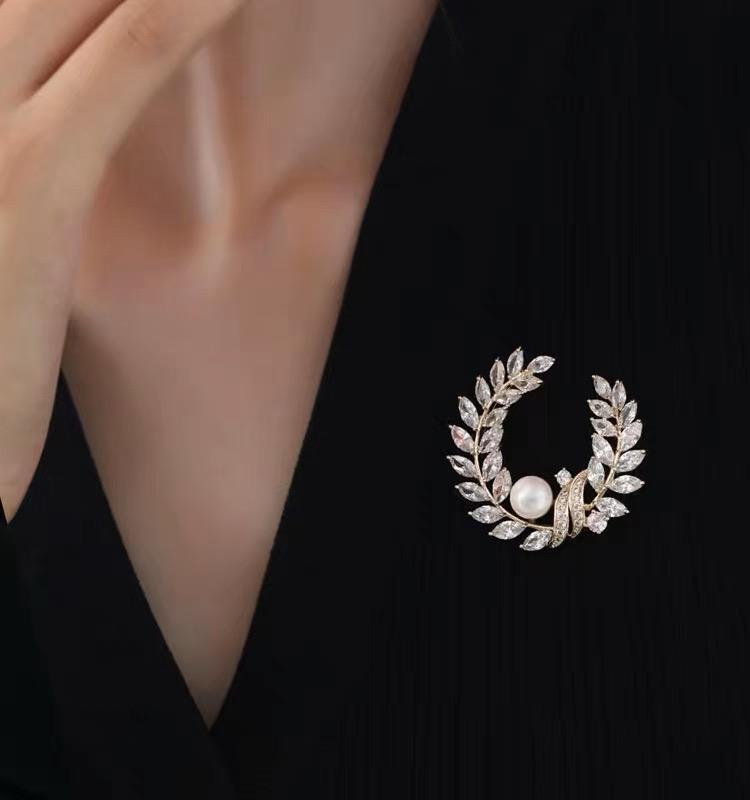 コート レディース ブローチ おしゃれ 服装飾 美しい ブローチ パール ハイエンド カーディガン セーター スーツ コサージュ 固定 衣類 ピン