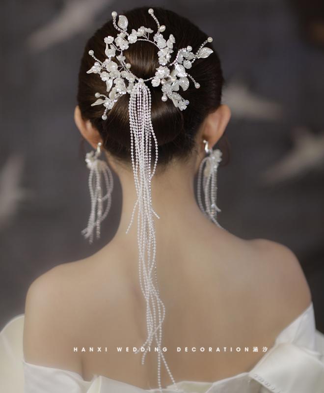 アクセサリー 髪飾り ヘアバンド ジュエリー ブライダル ヘア カチューシャ 結婚式 レディース タッセ..