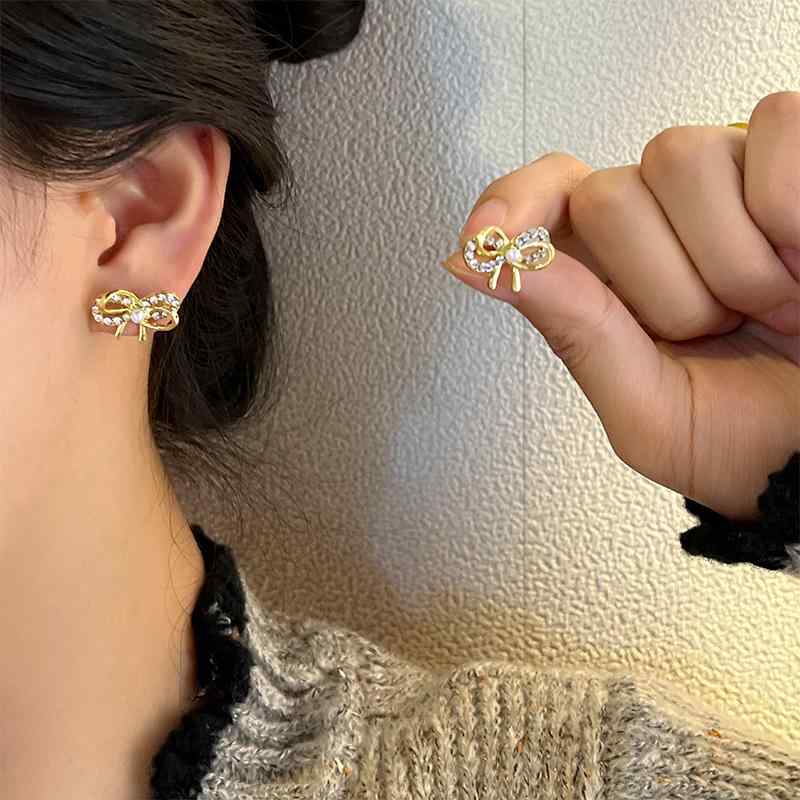 レディース ピアス おしゃれ 韓国 シルバー ニードル ジルコニア ボウ イヤリング 女性 シンプル ロン..