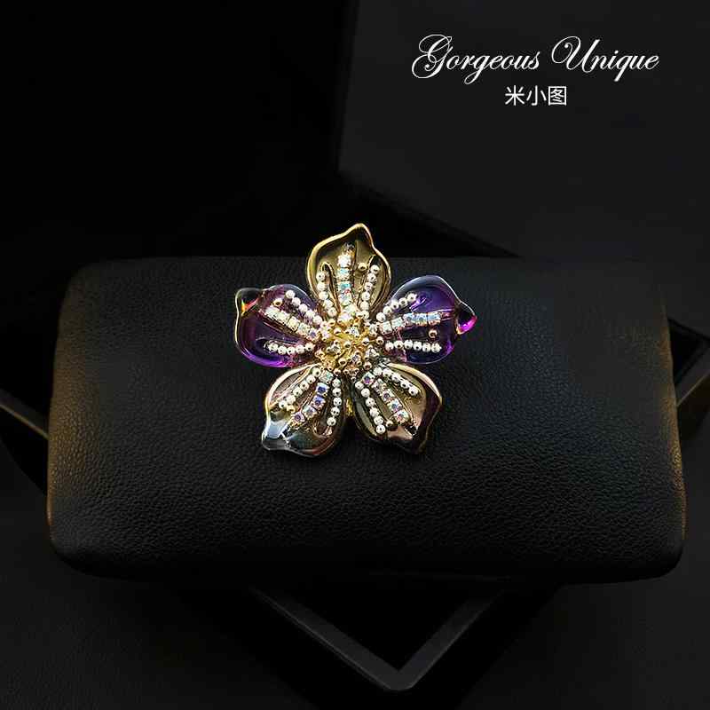 ブローチ レディース レトロ 枚 花びら 花 精巧 コサージュ カラフル 頑丈 ピン バックル アクセサリー..