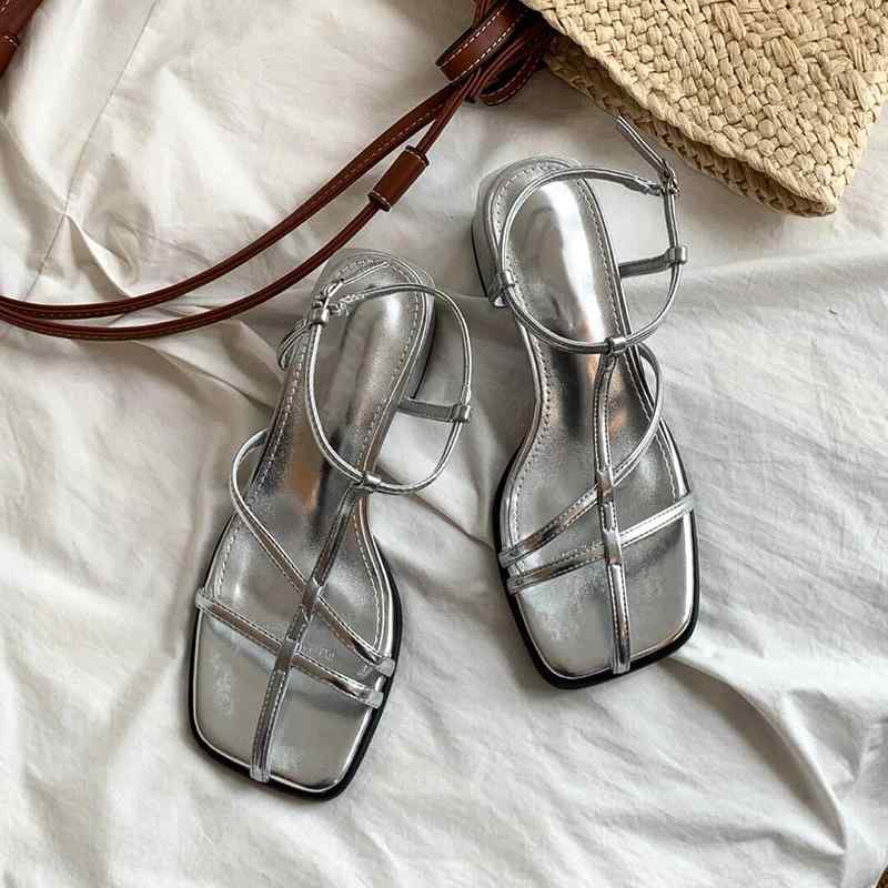 レディース 夏 サンダル ビーチ プール リゾート おしゃれ フランス 女の子 魅惑的 薄手 ストラップ オープントゥ ローヒール ローマン シューズ