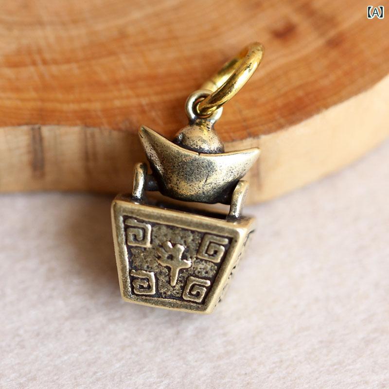 レトロ 車 キーホルダー ペンダント キーアクセサリー キーチェーン ストラップ メンズ レディース兼 チャイナテイスト 装飾品 真鍮