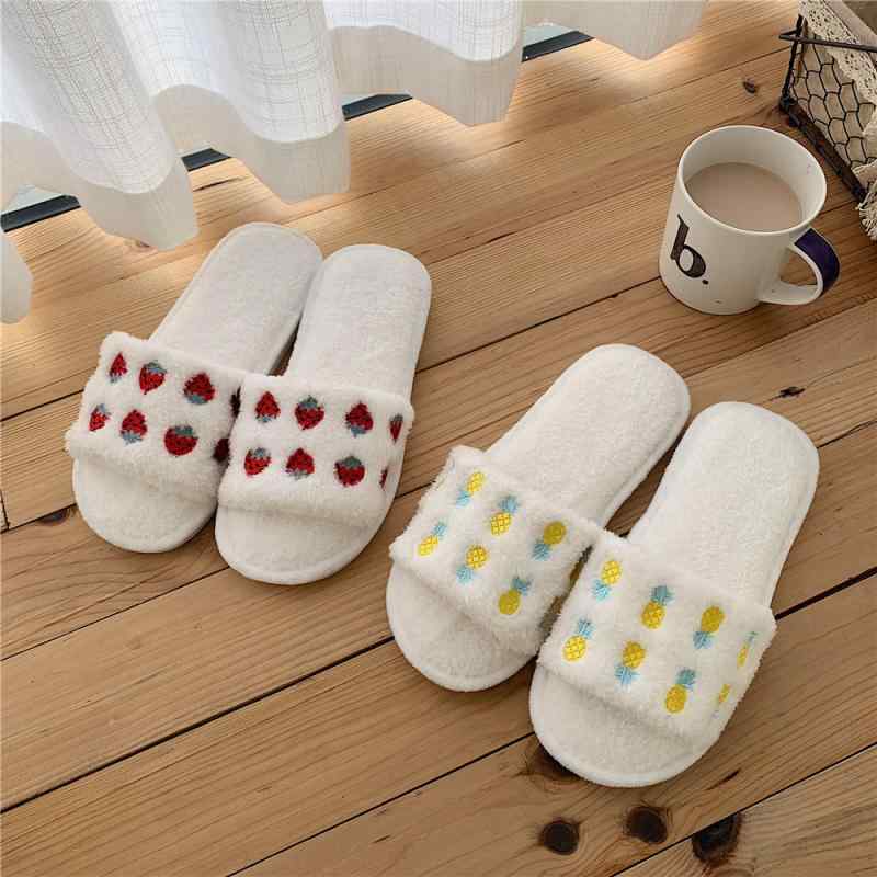 スリッパ 韓国 秋冬 イン 綿 レディース 一文字 刺繍 アウターウェア ホーム シューズ 低め フラット