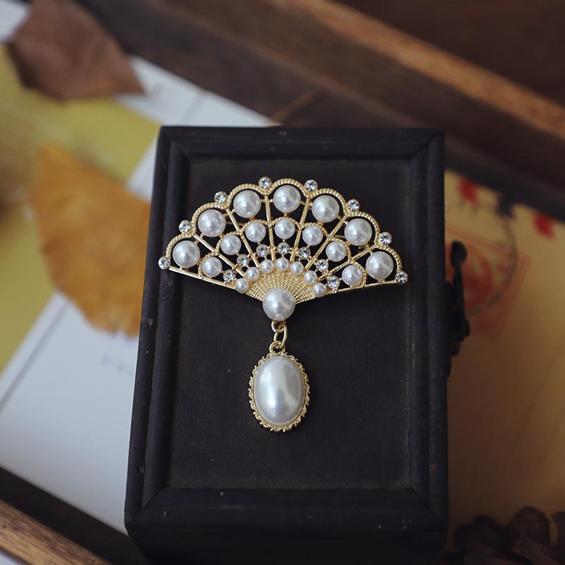 ブローチ おしゃれ 大人 かわいい 胸飾り 華麗 月光 レトロ 新 中国風 ホワイトパール ファン チャイナ..