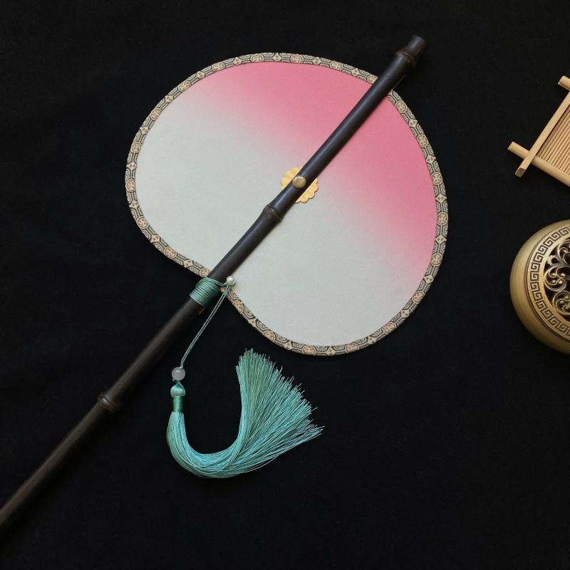 扇 うちわ ファン おしゃれ 桃 ポータブル 腰 ロール 折りたたみ 竹 レトロ 扇子 チャイナ風 ロールア..