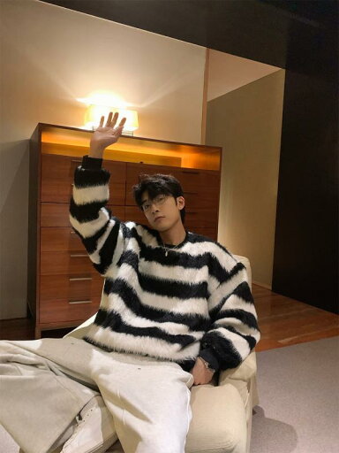 メンズ 冬 ニット モヘア ストライプ カップル セーター 韓国 セーター オーバー サイズ ラウンドネック トップス メンズ 冬 ニット モヘア ストライプ カップル セーター 韓国 セーター オーバー サイズ ラウンドネック トップス