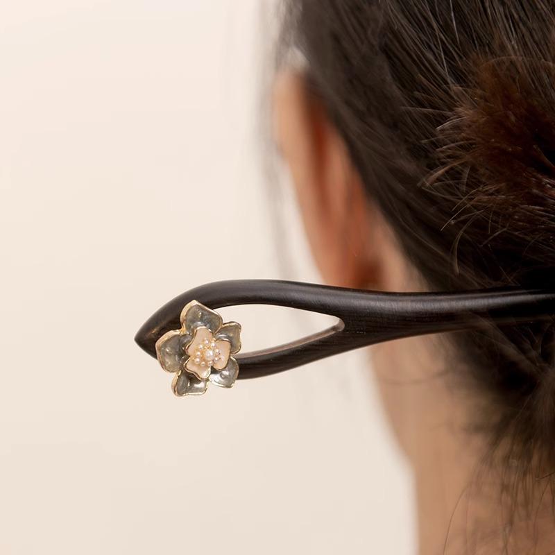 ヘアヘアアクセサリー かんざし ヘアピン 木 花 頭 髪飾り 髪留め 大人式 母の日 ギフト レトロ おしゃれ モダン チャイナ風 レトロ レディース シンプル...