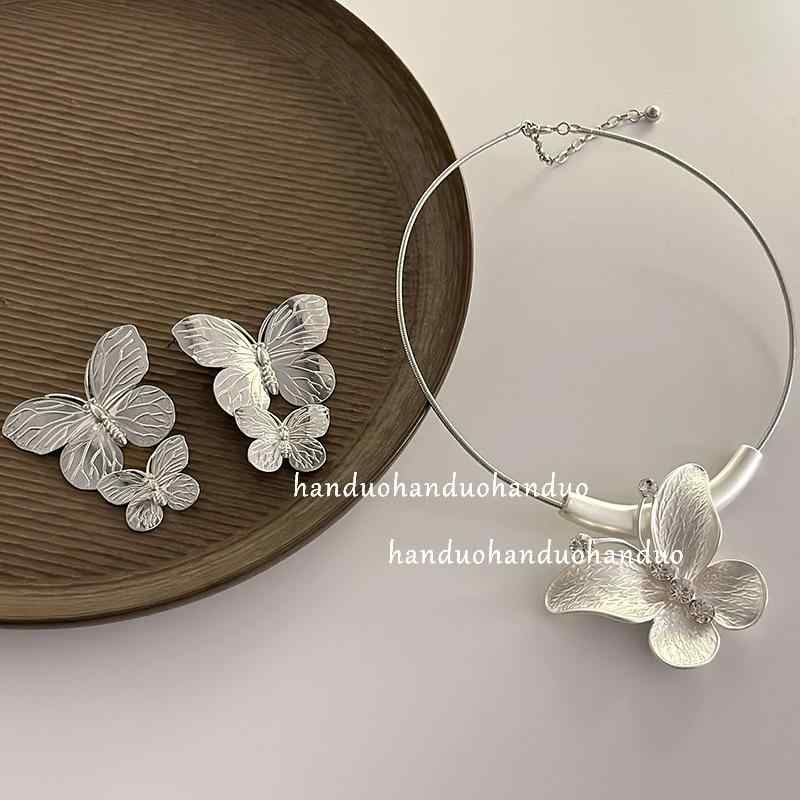 レディース アクセサリー 豪華感 メタル バタフライ ネックレス フェミニン アメリカ レトロ フランス 立体 ピアス 豪華感 華やか 繊細