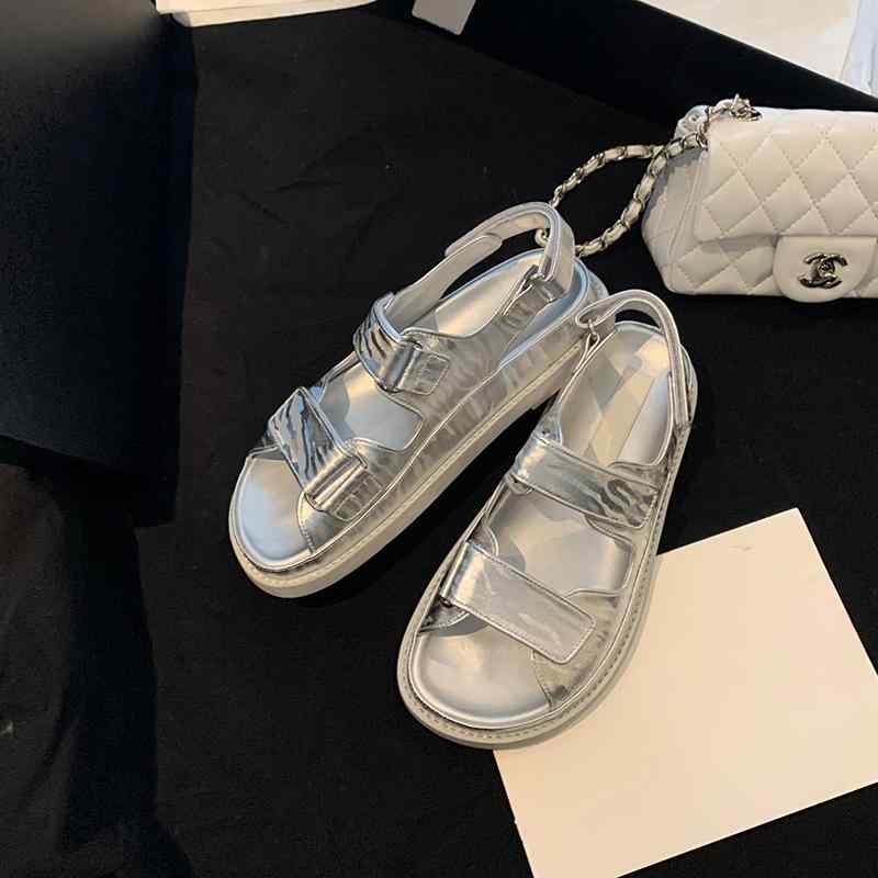 レディース 夏 カジュアル サンダル ビーチ プール リゾート おしゃれ 歩きやすい シープスキン シルバ..