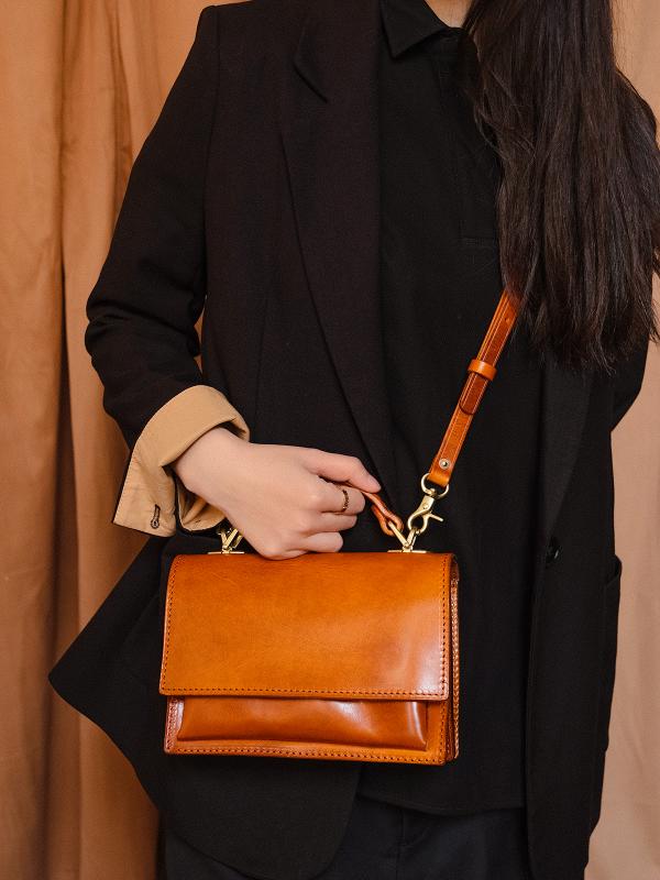 バッグ 牛革 マグネットバックル ヴィンテージ風 ジッパーポケット 携帯電話ポケット IDカード メインポケット メッセンジャーバッグ ショルダーバッグ ハンドバック