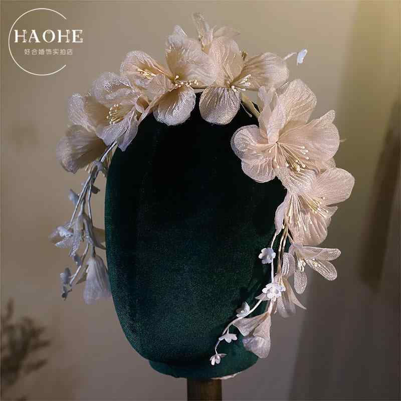 ヘアアクセサリー カチューシャ ガーランド ヘアバンド おしゃれ ファッション 花嫁 レトロ 花 シンプ..