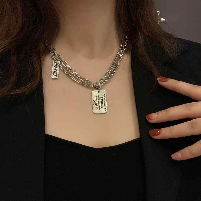 アクセサリー レディース ネックレス かわいい アメリカ 誇張 二重層 英字 ネーム プレート チェーン ネックレス ヒップ ホップ メタル ショート 鎖骨 チェーン