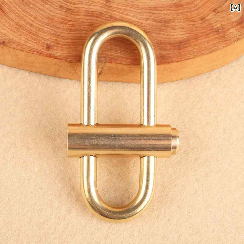 レトロ 車 キーホルダー ペンダント キーアクセサリー キーチェーン ストラップ メンズ レディース兼 チャイナテイスト 装飾品 真鍮