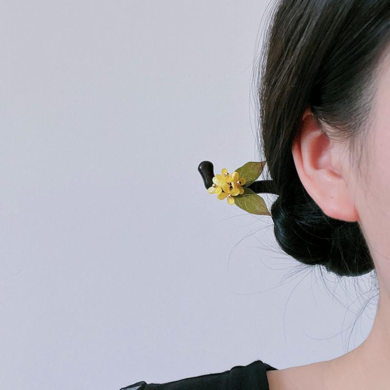 ヘアヘアアクセサリー かんざし ヘアピン 木 頭 髪飾り 花 黒檀 髪留め 大人式 母の日 ギフト レトロ おしゃれ モダン チャイナ風 レトロ レディース シ...