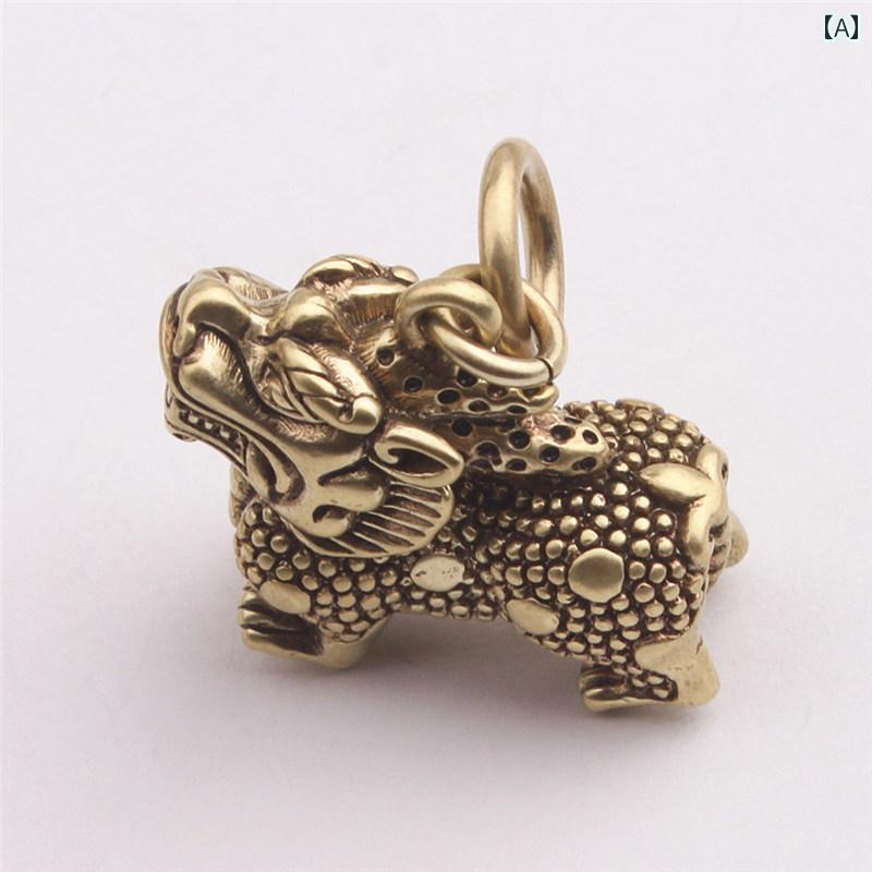 ペンダントトップ レトロ 真鍮 キリン キーホルダー 動物 ペンダント 子供 メンズ レディース 車 干支 ..