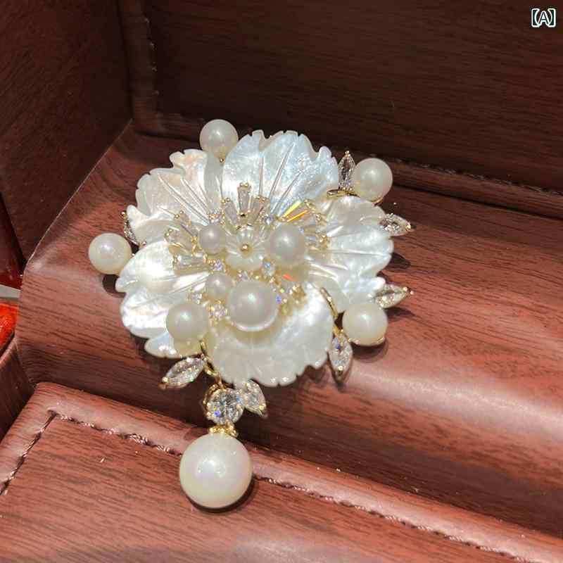 ブローチ 上品 セレモニー 花 ブローチ 高級感 女性 コサージュ パール セーター ピン スーツ 精巧 大きい バッジ 高級感