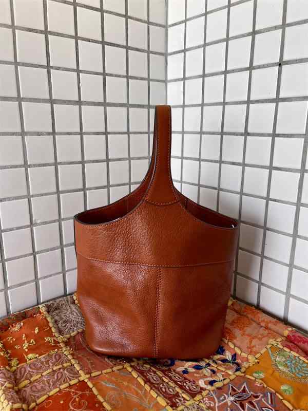 めし最上層 牛革 バケットバッグ レディース 小物 おしゃれ レトロ 革 ハンドヘルド クロスボディ バスケット レディース 植物 タンニン バッグ