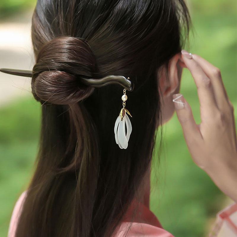 ヘアヘアアクセサリー かんざし ヘアピン 木 頭 フラワー 工芸 髪飾り 髪留め 大人式 母の日 ギフト レトロ おしゃれ モダン レトロ レディース シンプル...