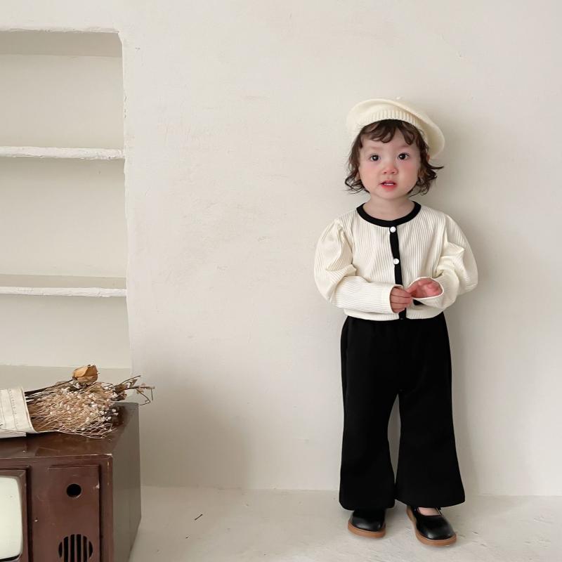 シャツ トップス パンツ ボトムス キッズ 子供 おしゃれ ファッション 春秋 女の子 エレガント 韓国 パフスリーブ フレアパンツ カジュアル モノトーン