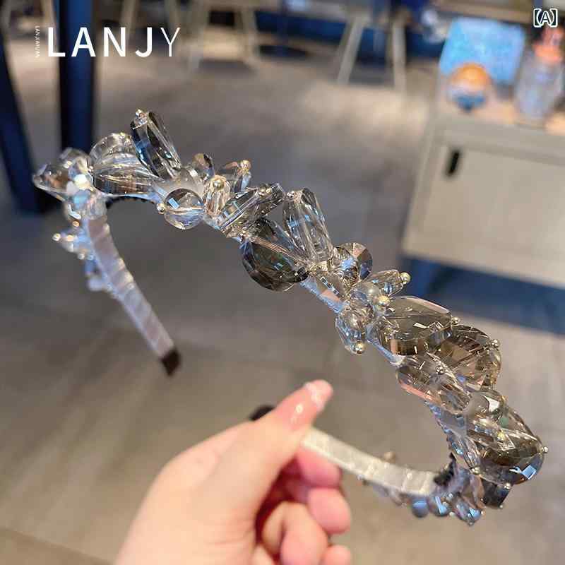 カチューシャ ヘアバンド ビジュー キラキラ ストーン 韓国 ヘッド バンド ヘア アクセサリー 夏 ファッション小物 豪華感 女子力アップ セレモニー パーティー 普段使い使い 快適
