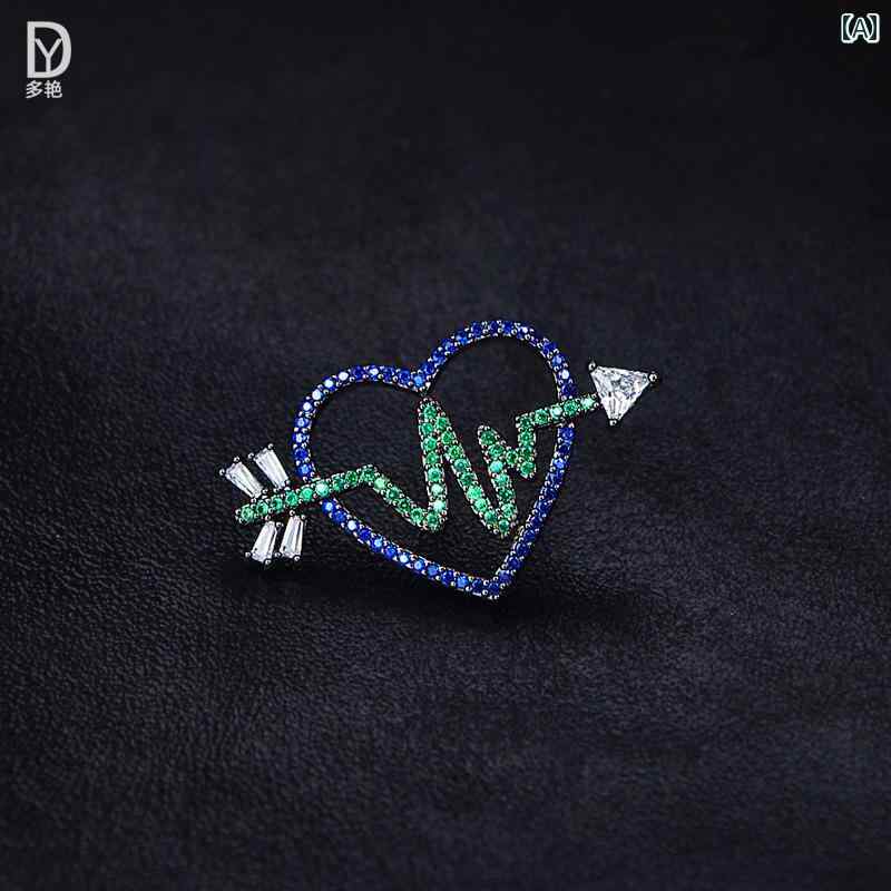 ブローチ セレモニー おしゃれ ハート 誘導 ピン グリーン 個性的 バッジ メンズ スーツ アクセサリー ..