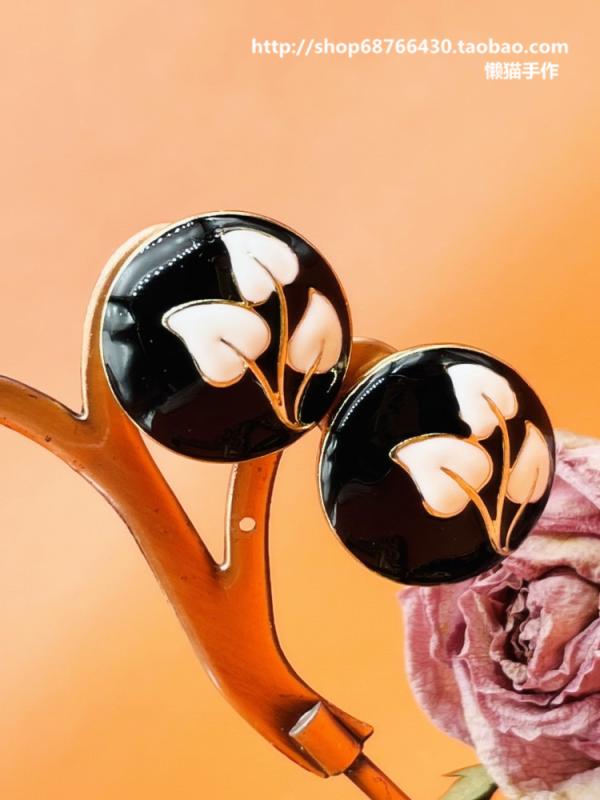 ピアス レディース アクセサリー レディース レトロ ホワイト フラワー 耳飾り ブラック エナメル ラウ..