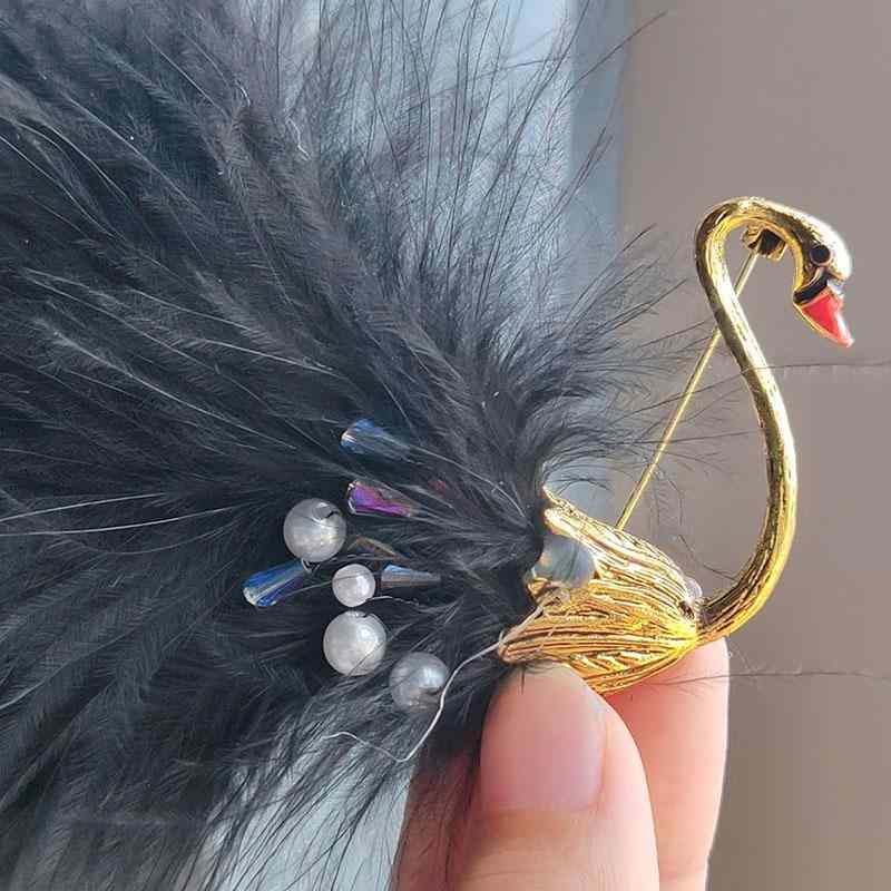 アクセサリー 秋 冬 ブローチ おしゃれ スーツ ピン 装飾 アメリカ レトロ 黒白 白鳥 ダチョウ パール 誇張 衣類 動物