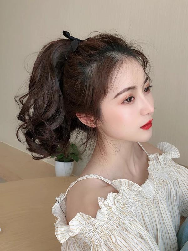 レディース ウィッグ ワンタッチ おしゃれ ポニーテール ウィッグ カール インナー バックル ショート ..