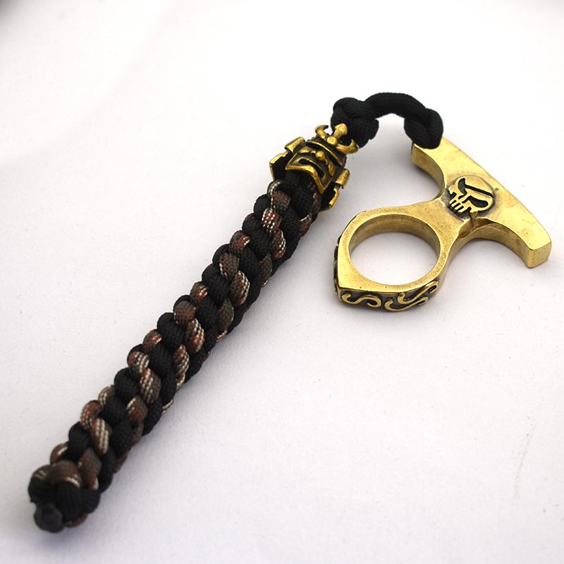ペンダント 中国風 アクセサリー レトロ 真鍮 フィンガー タイガー 銅 キーホルダー 銅 自己 防衛 ツール フィンガー タイガー 手織り ロープ ナイフ ペンダント 拳 指 タイガー ペンダント
