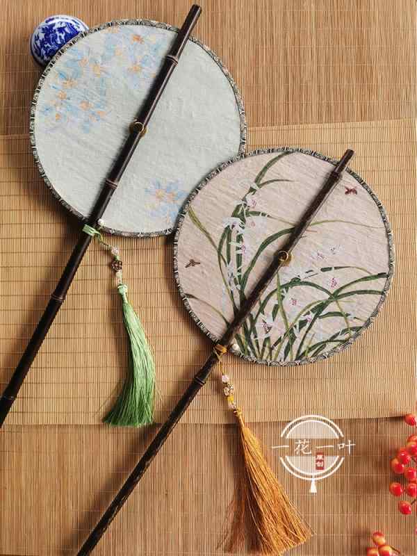 扇 うちわ ファン おしゃれ 腰 扇子 巻く レトロ ポータブル 折りたたみ 竹 小道具 ロールアップ アク..