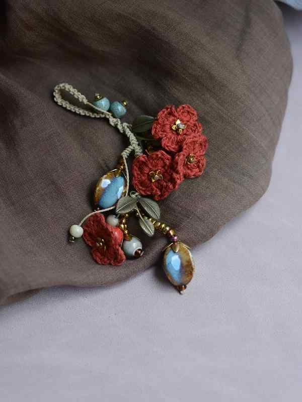 キーストラップ レトロ おしゃれ レディース アクセサリー カエデ 葉 赤 花 車 キーホルダー ペンダント 森林 　かぎ針 編み チャイナ 韓服 レトロ ストラップ