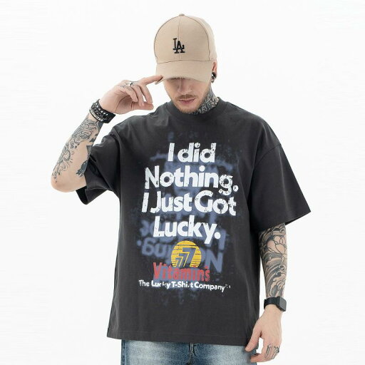 メンズ カジュアル おしゃれ 半袖Tシャツ アメリカ Lucky 777 ラッキー 文字 両面 プリント 綿 オーバーサイズ ゆったり 楽ちん メンズ カジュアル おしゃれ 半袖Tシャツ アメリカ Lucky 777 ラッキー 文字 両面 プリント 綿 オーバーサイズ ゆったり 楽ちん