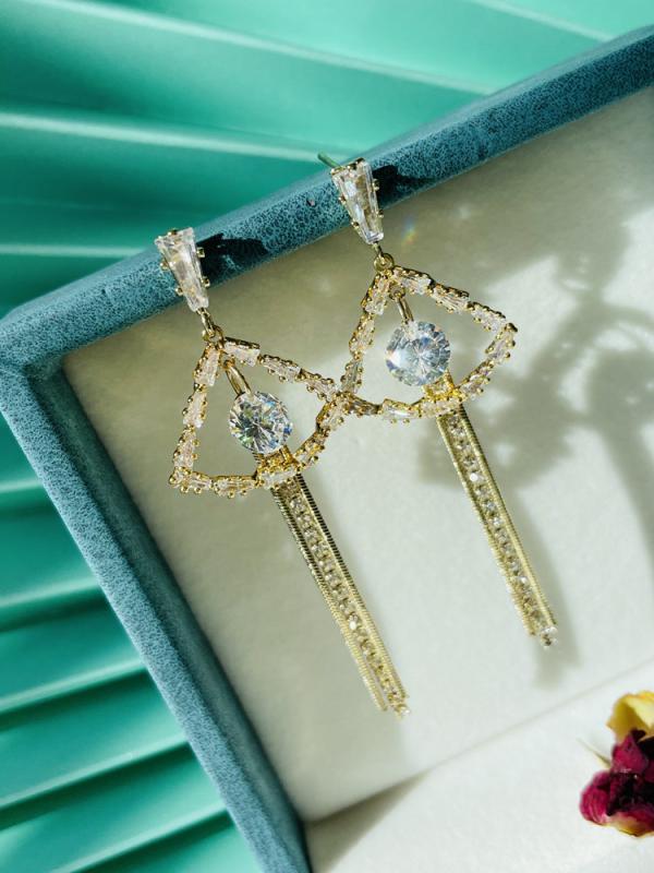 ピアス レディース アクセサリー ライト レトロ 輝く ピアス レディース 扇形 耳飾り ロング タッセル